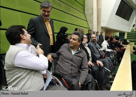 حضور جمعی از معلولان و جانبازان در صحن علنی مجلس