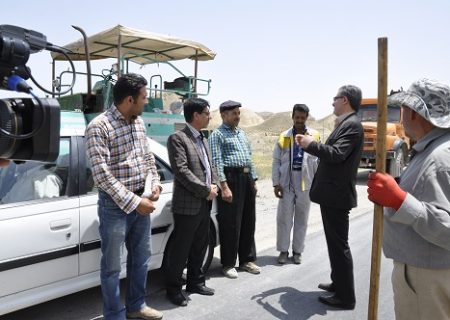 بازدید دکتر عزیزی از پروژه روکش آسفالت شهر زیارت به سرحدات شیروان