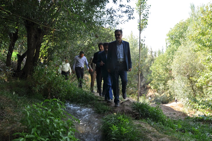 برگزاری جلسه مسئولین استانی و شهرستانی در روستای اسطرخی شیروان