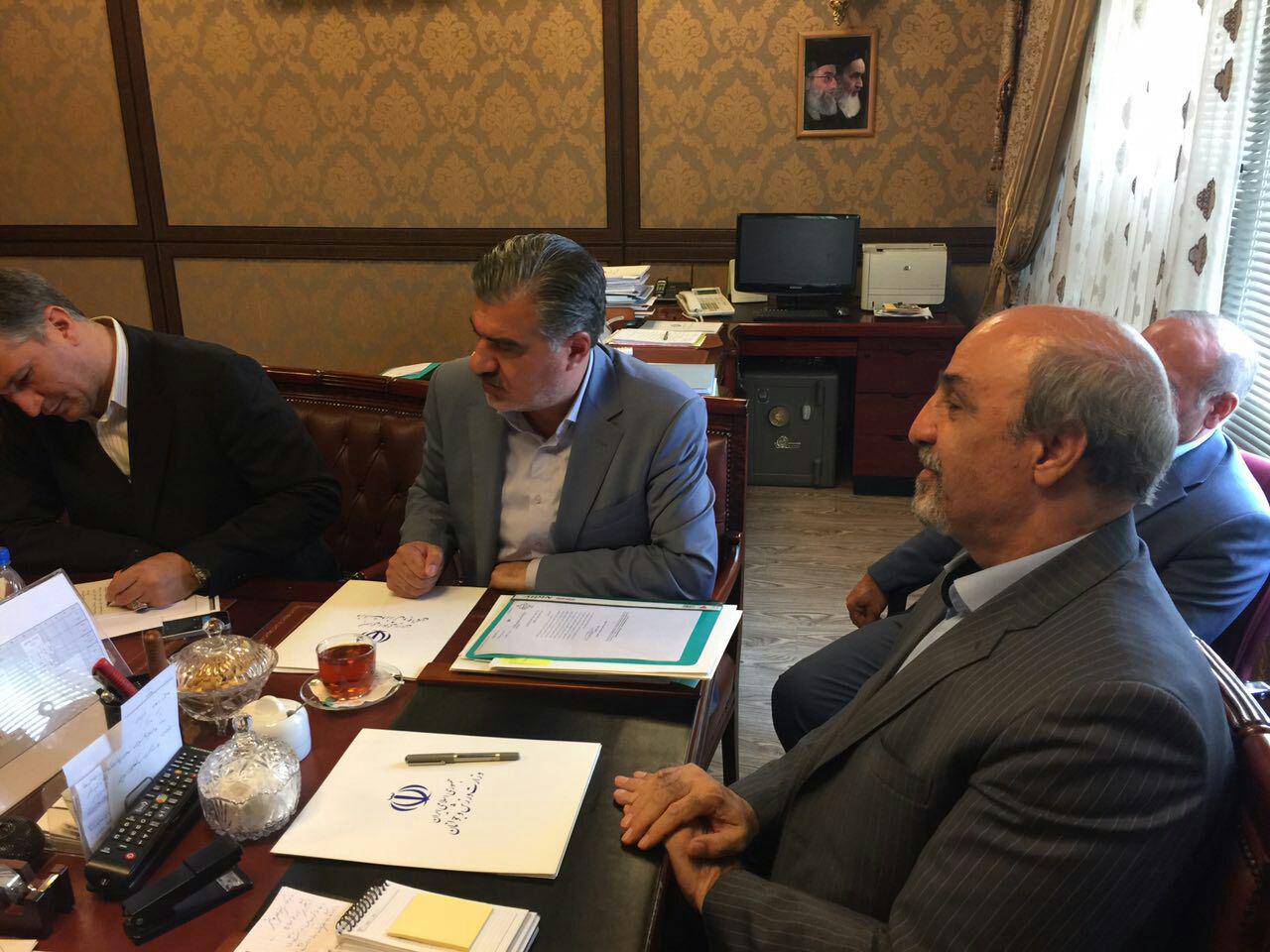 جلسه دکتر عزیزی با دکتر گودرزی وزیر ورزش و جوانان در رابطه با پروژه های ورزشی شیروان